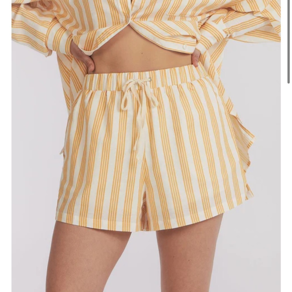 NWT CHARLIE HOLIDAY Isabelle Shorts in Sunset Stripe Size 10